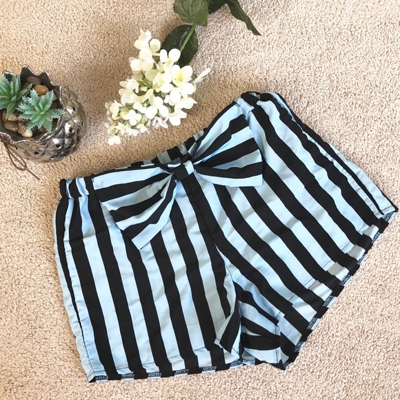 Charlotte Russe Pants - High waist  blue stripped shorts with bow
